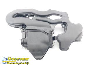 Gebruikte Luchtfilterhuis Peugeot 108 1.0 12V Prijs € 79,99 Margeregeling aangeboden door Autodemontagebedrijf De Ooyevaar