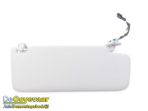 Gebruikte Zonneklep Volkswagen T-Roc I 1.0 TSI 12V Prijs € 69,99 Margeregeling aangeboden door Autodemontagebedrijf De Ooyevaar