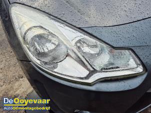 Gebruikte Koplamp rechts Citroen C3 (SC) 1.4 Prijs € 99,99 Margeregeling aangeboden door Autodemontagebedrijf De Ooyevaar