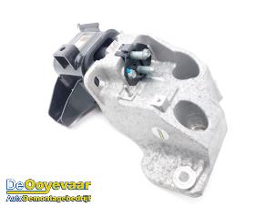 Gebruikte Motorrubber Kia Niro I (DE) E-Niro 64 kWh Prijs € 59,99 Margeregeling aangeboden door Autodemontagebedrijf De Ooyevaar