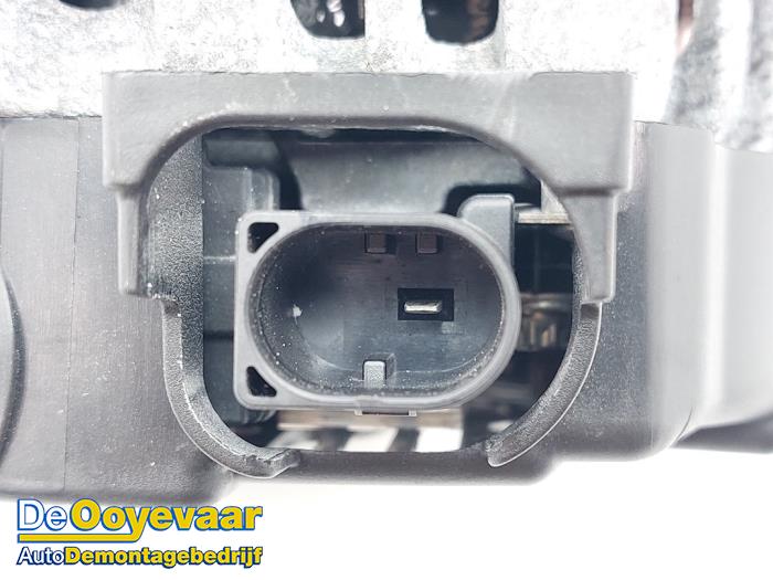 Dynamo van een Kia Ceed Sportswagon (CDF) 1.0i T-GDi 12V 2021