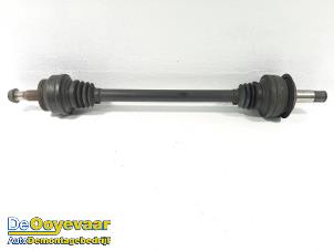 Gebruikte Aandrijfas rechts-achter Mercedes CLS (C218) 350 CDI BlueEfficiency,d 3.0 V6 24V Prijs € 49,99 Margeregeling aangeboden door Autodemontagebedrijf De Ooyevaar