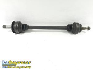 Gebruikte Aandrijfas links-achter Mercedes CLS (C218) 350 CDI BlueEfficiency,d 3.0 V6 24V Prijs € 49,99 Margeregeling aangeboden door Autodemontagebedrijf De Ooyevaar