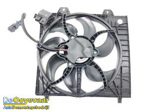 Gebruikte Koelvin Peugeot 208 II (UB/UH/UP) 1.2 Vti 12V PureTech 75 Prijs € 69,99 Margeregeling aangeboden door Autodemontagebedrijf De Ooyevaar