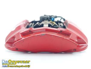 Gebruikte Remklauw (Tang) rechts-voor Mercedes C (C205) C-220d 2.2 16V BlueTEC Prijs € 49,99 Margeregeling aangeboden door Autodemontagebedrijf De Ooyevaar