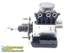 Gebruikte Rembol Kia Niro I (DE) E-Niro 64 kWh Prijs € 249,99 Margeregeling aangeboden door Autodemontagebedrijf De Ooyevaar