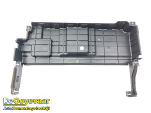 Gebruikte Luchtgeleider Kia Niro I (DE) E-Niro 64 kWh Prijs € 49,99 Margeregeling aangeboden door Autodemontagebedrijf De Ooyevaar