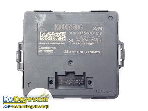 Gebruikte Gateway module Volkswagen Passat Variant (3G5) 1.6 TDI 16V Prijs € 15,00 Margeregeling aangeboden door Autodemontagebedrijf De Ooyevaar