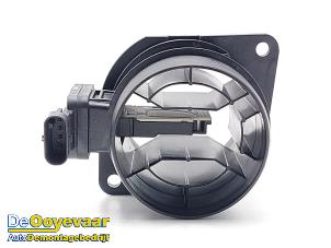 Gebruikte Luchtmassameter Volkswagen Passat Variant (3G5) 1.6 TDI 16V Prijs € 9,99 Margeregeling aangeboden door Autodemontagebedrijf De Ooyevaar