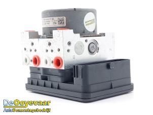 Gebruikte ABS Pomp Volkswagen Passat Variant (3G5) 1.6 TDI 16V Prijs € 59,99 Margeregeling aangeboden door Autodemontagebedrijf De Ooyevaar