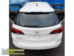 Gebruikte Achterklep Opel Astra K Sports Tourer 1.2 Turbo 12V Prijs € 649,99 Margeregeling aangeboden door Autodemontagebedrijf De Ooyevaar