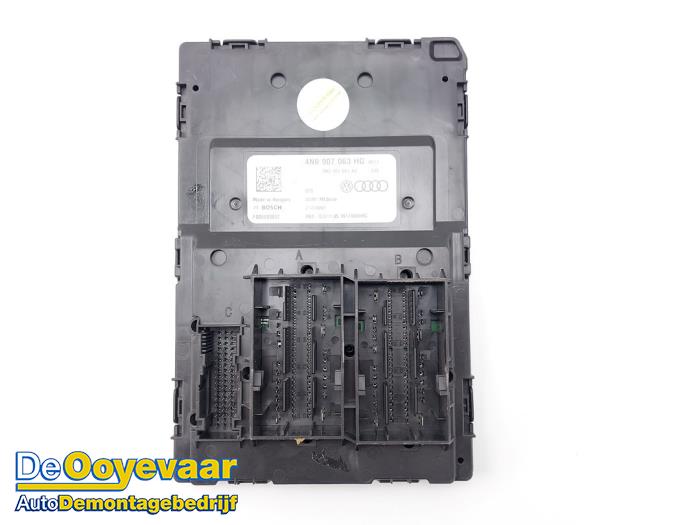 Boordcomputer van een Audi e-tron (GEN) 55 quattro 2019