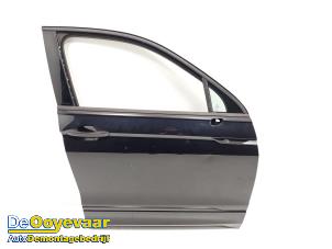 Gebruikte Deur 4Deurs rechts-voor Volkswagen Tiguan (AD1) 1.5 TSI 16V Evo BlueMotion Technology Prijs € 599,99 Margeregeling aangeboden door Autodemontagebedrijf De Ooyevaar