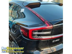 Gebruikte Achterlicht links Volvo C40 Recharge (XK) Recharge Prijs € 175,00 Margeregeling aangeboden door Autodemontagebedrijf De Ooyevaar