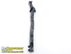 Gebruikte Dwarsbalk frontdeel Renault Clio V (RJAB) 1.6 E-Tech 145 16V Prijs € 99,99 Margeregeling aangeboden door Autodemontagebedrijf De Ooyevaar