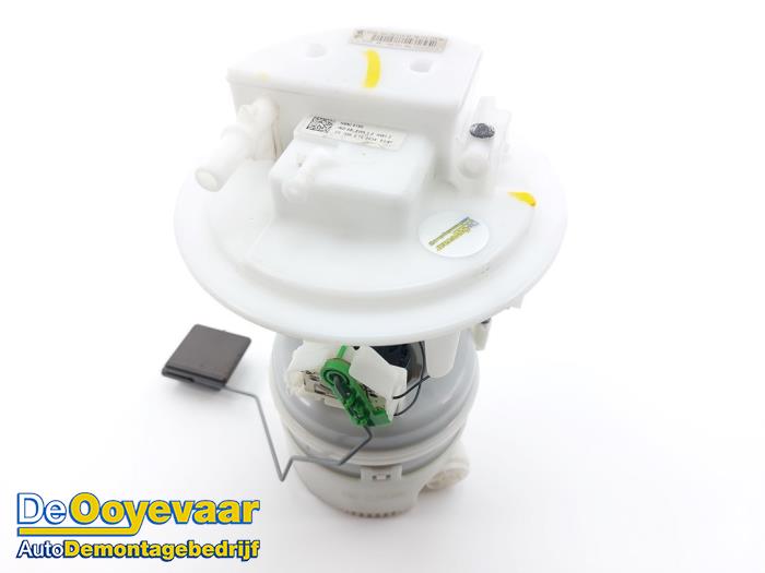 Gebruikte Tank element Pomp Opel Corsa F (UB/UH/UP) 1.2 Turbo 12V 100 Prijs € 79,99 Margeregeling aangeboden door Autodemontagebedrijf De Ooyevaar