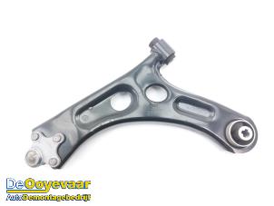 Gebruikte Triangel rechts-voor Opel Corsa F (UB/UH/UP) 1.2 Turbo 12V 100 Prijs € 49,99 Margeregeling aangeboden door Autodemontagebedrijf De Ooyevaar