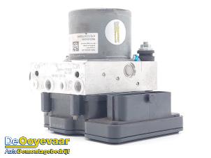 Gebruikte ABS Pomp Peugeot Expert (V1/VA/VB/VE/VF/VT/VY) 1.6 Blue HDi 95 16V Prijs € 75,00 Margeregeling aangeboden door Autodemontagebedrijf De Ooyevaar