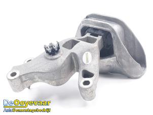 Gebruikte Motorsteun Dacia Duster (SR) 1.0 TCE 100 Bi-Fuel, Eco-G 12V Prijs € 39,99 Margeregeling aangeboden door Autodemontagebedrijf De Ooyevaar