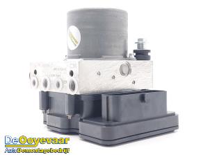 Gebruikte ABS Pomp Dacia Duster (SR) 1.0 TCE 100 Bi-Fuel, Eco-G 12V Prijs € 195,00 Margeregeling aangeboden door Autodemontagebedrijf De Ooyevaar