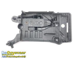 Gebruikte Accubak Volkswagen Polo VI (AW1) 1.0 TSI 12V Prijs € 9,99 Margeregeling aangeboden door Autodemontagebedrijf De Ooyevaar