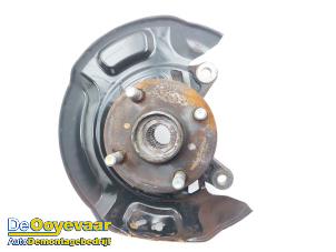 Gebruikte Fusee rechts-voor Toyota Yaris III (P13) 1.5 16V Hybrid Prijs € 39,99 Margeregeling aangeboden door Autodemontagebedrijf De Ooyevaar