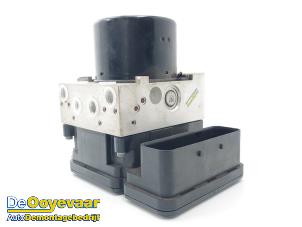 Gebruikte ABS Pomp Volvo V40 (MV) 1.6 D2 Prijs € 25,00 Margeregeling aangeboden door Autodemontagebedrijf De Ooyevaar