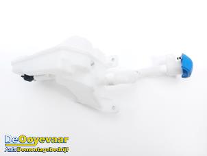 Gebruikte Ruitensproeiertank voor Skoda Octavia Combi (NXAC) iV 1.4 TSI 16V Prijs € 39,99 Margeregeling aangeboden door Autodemontagebedrijf De Ooyevaar