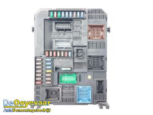 Gebruikte Module Bodycontrol Peugeot 208 I (CA/CC/CK/CL) 1.2 Vti 12V PureTech 82 Prijs € 59,99 Margeregeling aangeboden door Autodemontagebedrijf De Ooyevaar