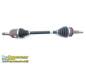 Gebruikte Homokineetas links-voor Nissan Qashqai (J11) 1.3 DIG-T 140 16V Prijs € 125,00 Margeregeling aangeboden door Autodemontagebedrijf De Ooyevaar