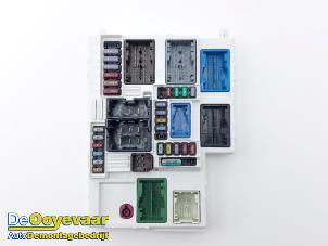 Gebruikte Module Bodycontrol Peugeot 308 SW (F4/FC/FN/FR) 1.6 16V HYbrid 180 e-EAT8 Prijs € 149,99 Margeregeling aangeboden door Autodemontagebedrijf De Ooyevaar