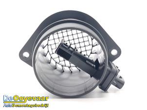 Gebruikte Luchtmassameter Peugeot 308 SW (F4/FC/FN/FR) 1.6 16V HYbrid 180 e-EAT8 Prijs € 39,99 Margeregeling aangeboden door Autodemontagebedrijf De Ooyevaar