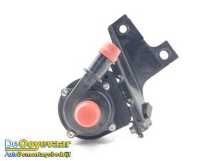 Gebruikte Extra waterpomp Ford Mustang Mach-E Prijs € 75,00 Margeregeling aangeboden door Autodemontagebedrijf De Ooyevaar