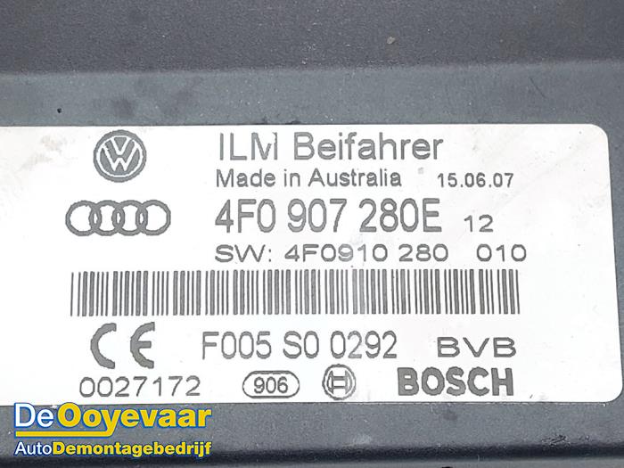 Boordcomputer van een Audi Q7 (4LB) 4.2 FSI V8 32V 2007