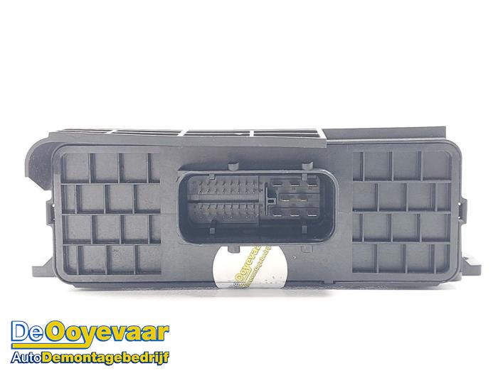 Boordcomputer van een Audi Q7 (4LB) 4.2 FSI V8 32V 2007