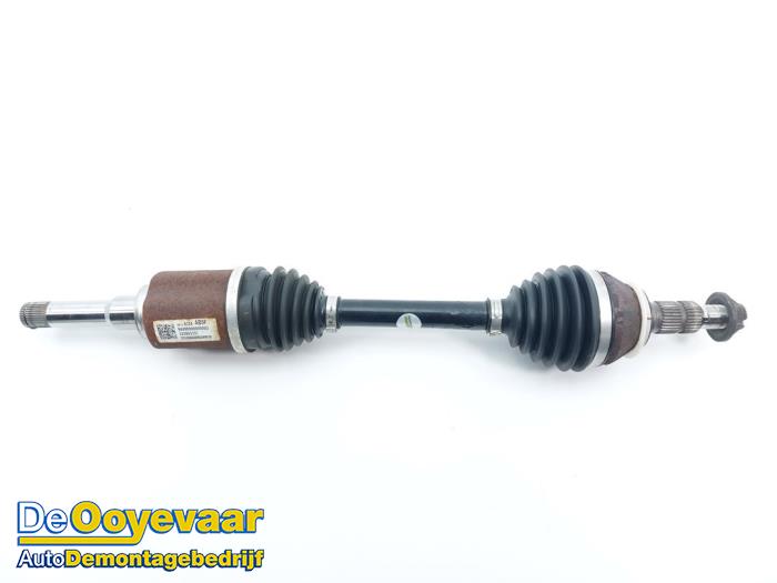 Gebruikte Aandrijfas links-voor Opel Insignia Sports Tourer 1.5 Turbo 16V 165 Prijs € 99,99 Margeregeling aangeboden door Autodemontagebedrijf De Ooyevaar