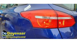 Gebruikte Achterlicht links Ford Focus 3 Wagon 1.0 Ti-VCT EcoBoost 12V 125 Prijs € 69,99 Margeregeling aangeboden door Autodemontagebedrijf De Ooyevaar