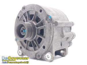 Gebruikte Alternator Volkswagen Phaeton (3D) 6.0 W12 48V 4Motion Lang Prijs € 169,99 Margeregeling aangeboden door Autodemontagebedrijf De Ooyevaar