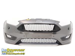 Gebruikte Voorbumper Ford Focus 3 Wagon 1.5 EcoBoost 16V 150 Prijs € 525,00 Margeregeling aangeboden door Autodemontagebedrijf De Ooyevaar