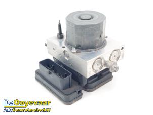 Gebruikte ABS Pomp Mercedes E (W212) E-200 CDI 16V BlueEfficiency,BlueTEC Prijs € 25,00 Margeregeling aangeboden door Autodemontagebedrijf De Ooyevaar