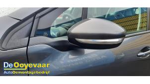 Gebruikte Spiegel Buiten links Peugeot 2008 (CU) 1.2 12V e-THP PureTech 110 Prijs € 69,99 Margeregeling aangeboden door Autodemontagebedrijf De Ooyevaar