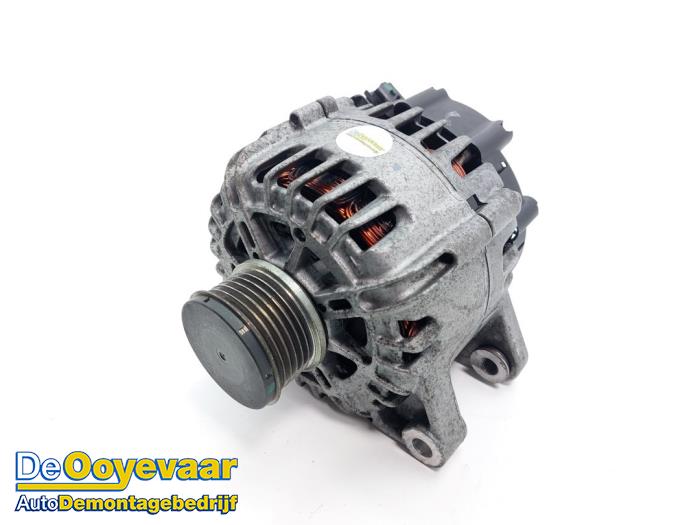 Gebruikte Dynamo Peugeot 2008 (CU) 1.2 12V e-THP PureTech 110 Prijs € 35,00 Margeregeling aangeboden door Autodemontagebedrijf De Ooyevaar