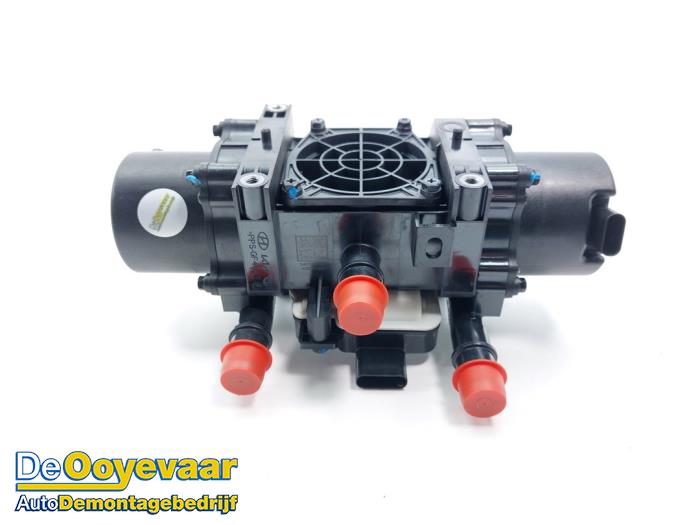 Gebruikte Waterpomp Hyundai Inster (AX1) 42 kWh Prijs € 229,99 Margeregeling aangeboden door Autodemontagebedrijf De Ooyevaar