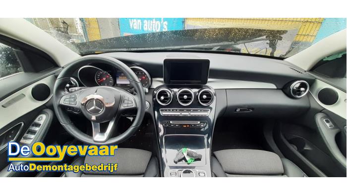 Gebruikte Dashboard Mercedes C Estate (S205) C-180 1.6 16V BlueEfficiency Prijs € 199,99 Margeregeling aangeboden door Autodemontagebedrijf De Ooyevaar