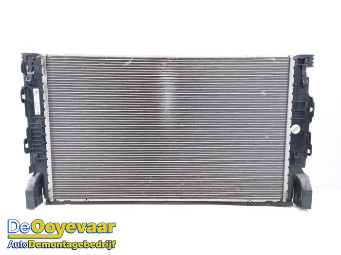 Gebruikte Radiateur BMW 5 serie Touring (G31) 540d xDrive 3.0 TwinPower Turbo 24V Prijs € 94,99 Margeregeling aangeboden door Autodemontagebedrijf De Ooyevaar