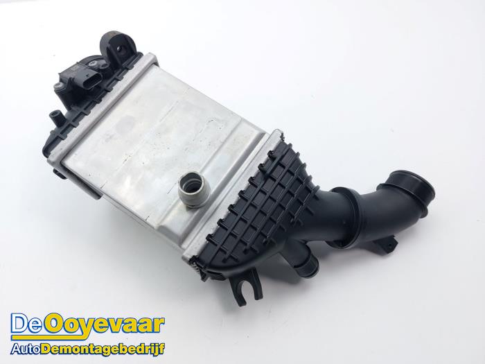 Gebruikte Intercooler BMW XM (09) 4.4 PHEV 29/30 kWh Prijs € 325,00 Margeregeling aangeboden door Autodemontagebedrijf De Ooyevaar