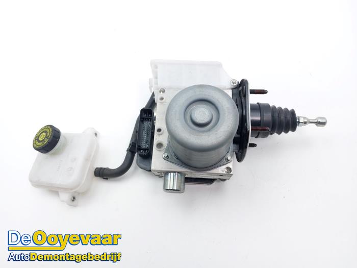 Gebruikte ABS Pomp BYD Atto 3 60 kWh Prijs € 399,99 Margeregeling aangeboden door Autodemontagebedrijf De Ooyevaar