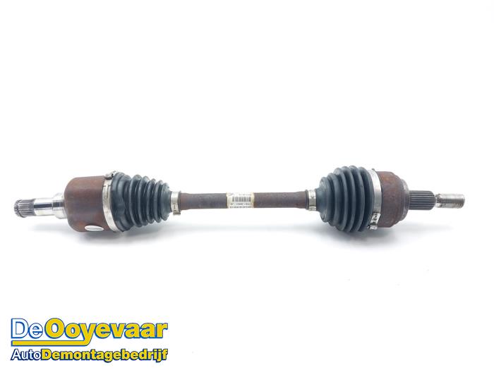 Gebruikte Aandrijfas links-voor Ford Focus 3 Wagon 1.0 Ti-VCT EcoBoost 12V 125 Prijs € 49,99 Margeregeling aangeboden door Autodemontagebedrijf De Ooyevaar
