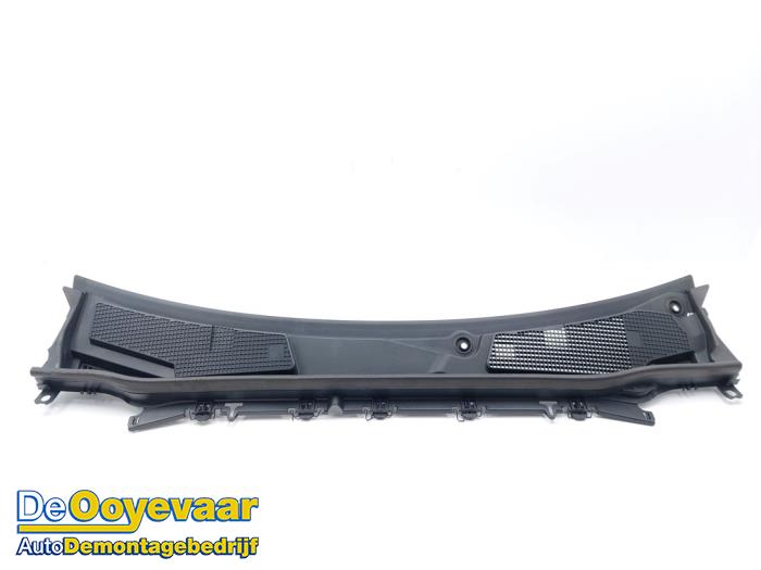 Gebruikte Paravan Mercedes A (177.0) 1.3 A-180 Turbo 16V Prijs € 49,99 Margeregeling aangeboden door Autodemontagebedrijf De Ooyevaar