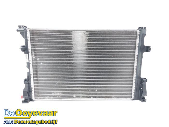 Gebruikte Radiateur Mercedes A (W176) 1.6 A-160 16V Prijs € 99,99 Margeregeling aangeboden door Autodemontagebedrijf De Ooyevaar